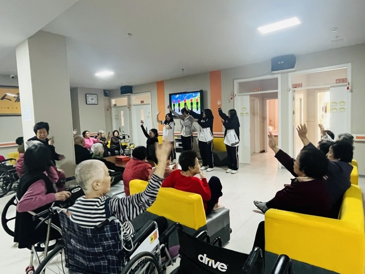 5表演歌舞_副本.jpg