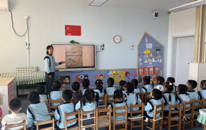 五工幼儿园开展“严禁管制刀具等危险物品进校园”安全排查和教育活动 (1).jpg