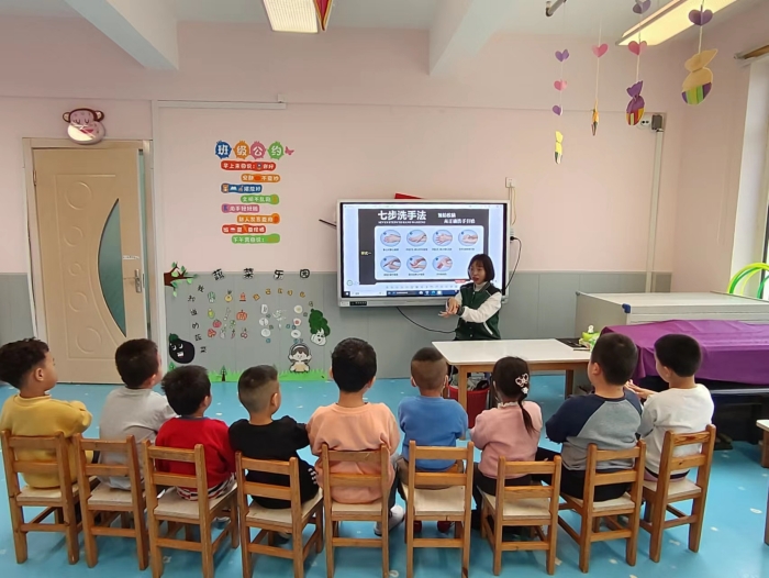 幼儿学习七步洗手法.jpg