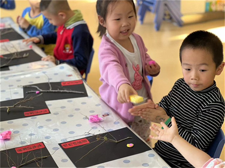 9 幼儿制作九九消寒图.jpg