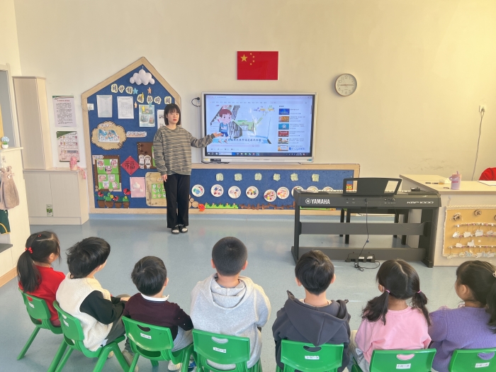 五工幼儿园开展“防踩踏应急疏散演练活动 (1).jpg