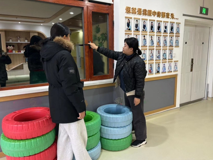 五工幼儿园开展校园消防安全夜查活动 (1).jpg