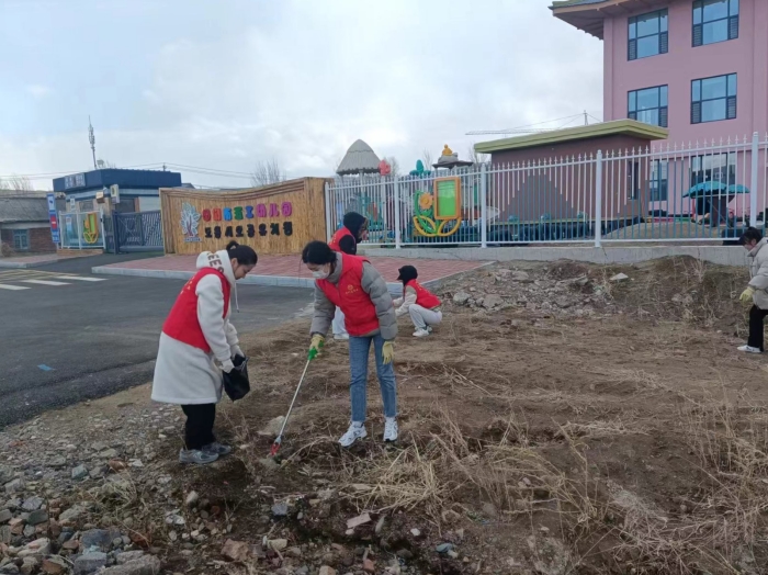 五工幼儿园开展“净心守护 绿色童行”环境卫生集中整治周活动 (2).jpg