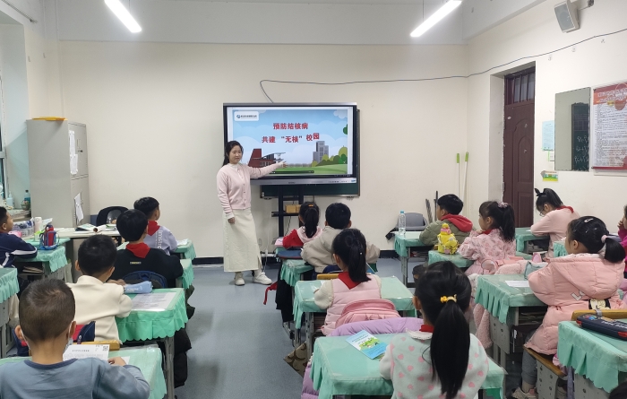 树文明正气之风 建和谐卫生校园” (4).jpg