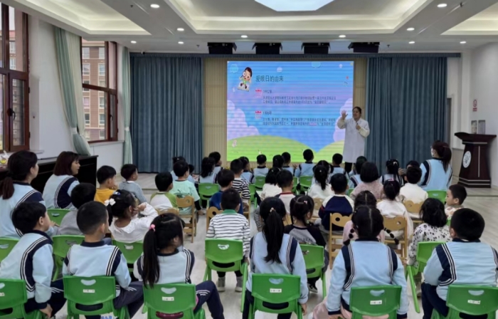 五工幼儿园开展“呵护眼睛 从小做起”主题健康知识讲座 (1).jpg