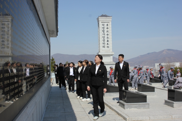 1712044387_0049_85063.jpg 国门红军小学党建带队建传承红色精神主题党日活动 (6).JPG