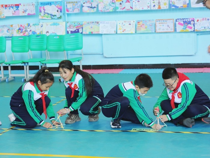 1712648920_7373_42847.jpg 国门红军小学“吉林省科普教育基地”授牌仪式暨校园科技节活动 (6)_副本.jpg