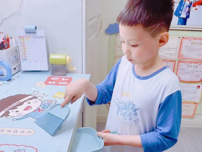 “以‘劳’为美‘动’中育心”五一劳动节主题教育活动 (8).jpg