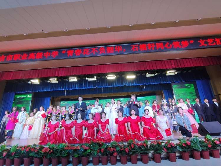 19全体演员_副本.jpg