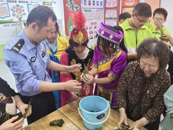 校、社联和 (2).jpg