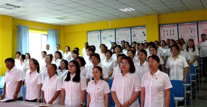 “弘扬教育家精神 争做新时代大先生”教师集体宣誓活 (4)_副本.jpg