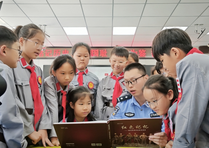 图们国门红军小学开展“勿忘九一八”爱国主义教育活动 (2).jpg