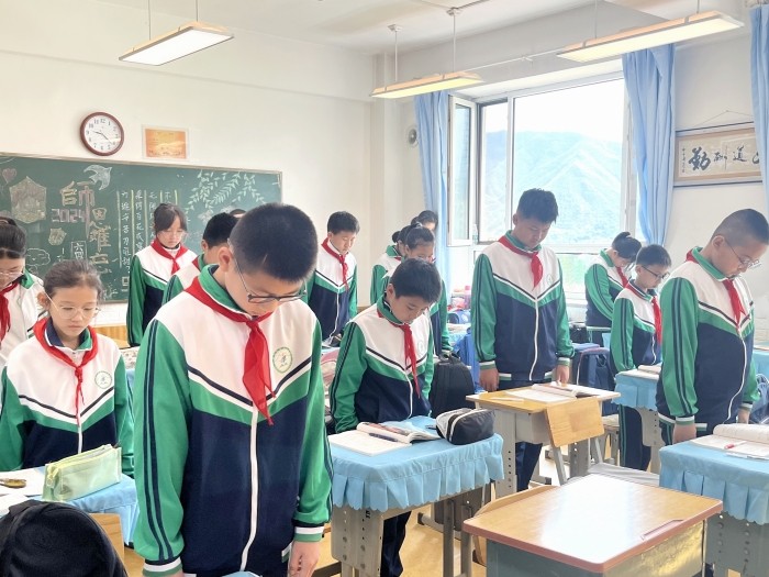 图们国门红军小学开展“勿忘九一八”爱国主义教育活动 (5).jpg