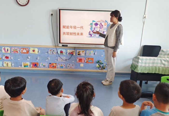 1728716823_4953_29015.jpg 主题活动照片.jpg