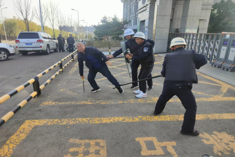 4学校安保实战演练2，制服恐怖分子_副本.png