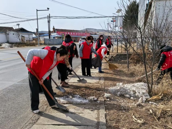 1741246207_6382_81863.jpg 长安中学党支部组织党员教师开展学雷锋志愿服务活动.jpg