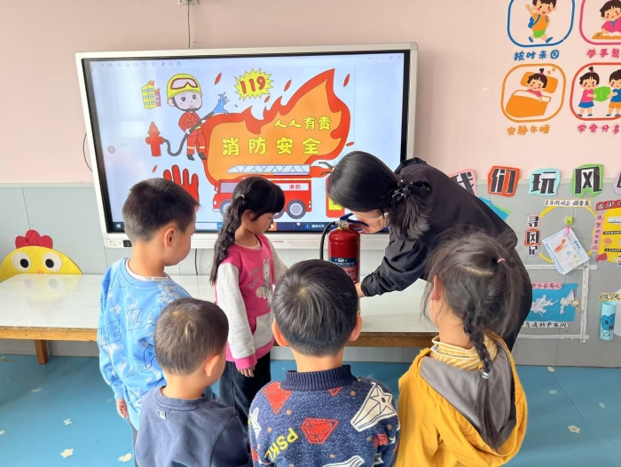 “幼见安全日，携手伴童行”安全教育活动 照片3.jpg