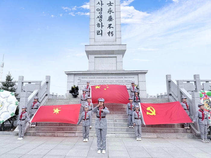 “慎终追远缅先辈 赓续薪火砺初心”清明节主题系列活动 (1).jpg